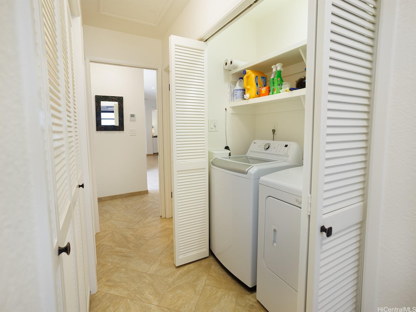 7832  Makaaoa Pl Queens Gate, Hawaii Kai home - photo 16 of 25