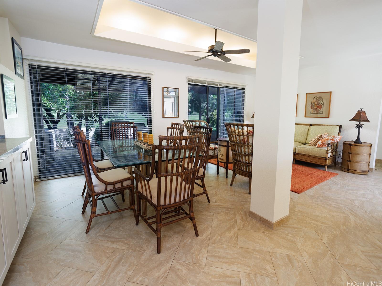 7832  Makaaoa Pl Queens Gate, Hawaii Kai home - photo 3 of 25