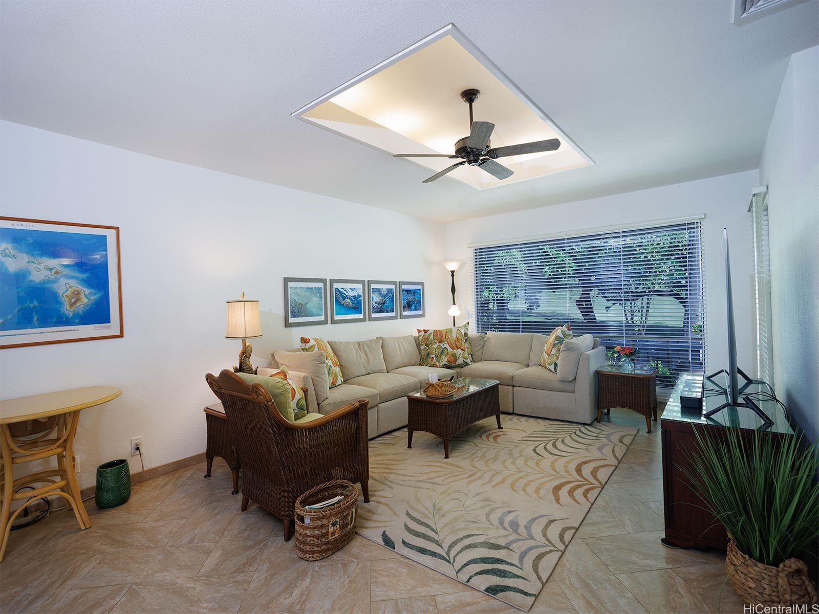 7832  Makaaoa Pl Queens Gate, Hawaii Kai home - photo 5 of 25