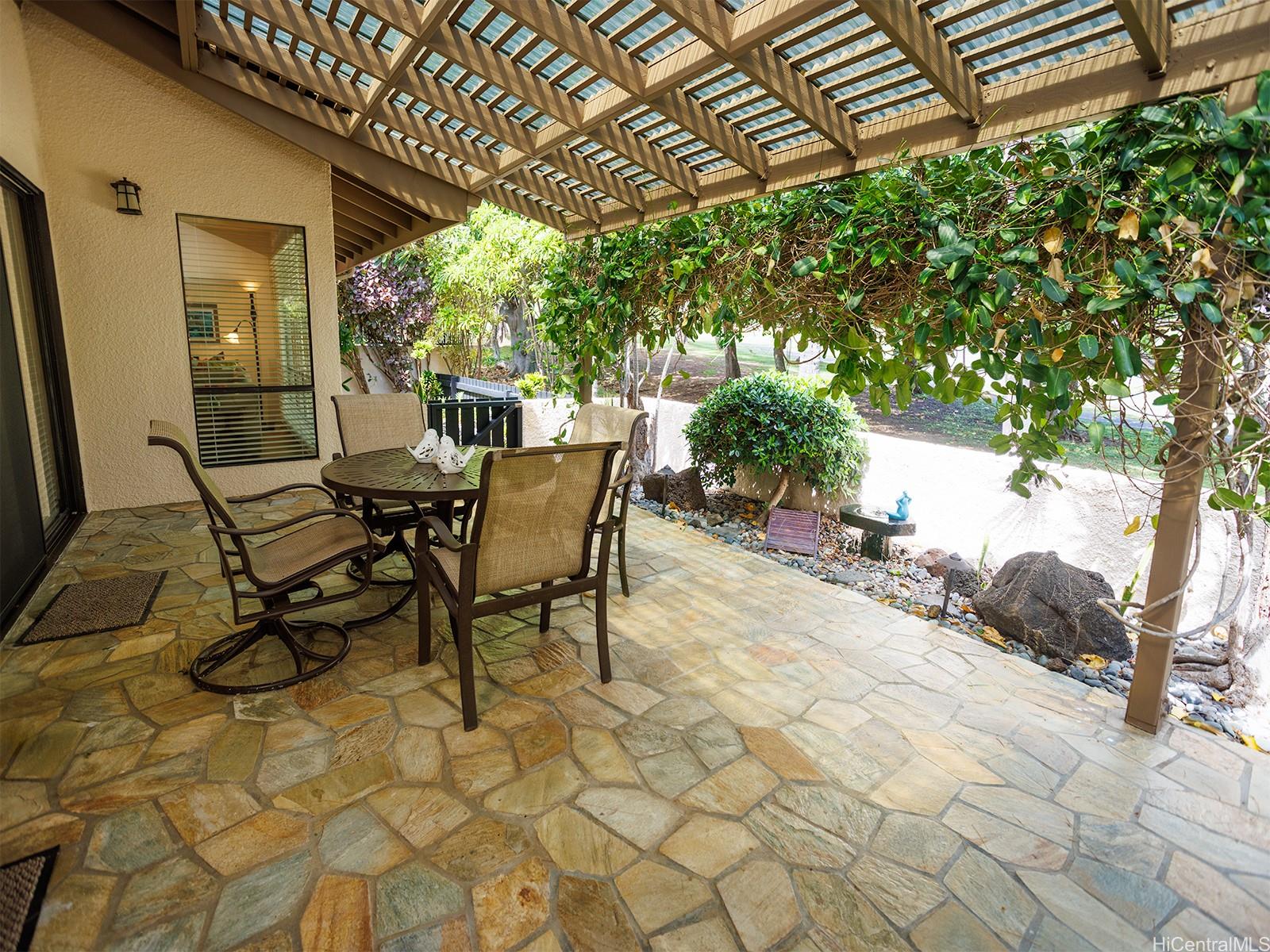 7832  Makaaoa Pl Queens Gate, Hawaii Kai home - photo 10 of 25