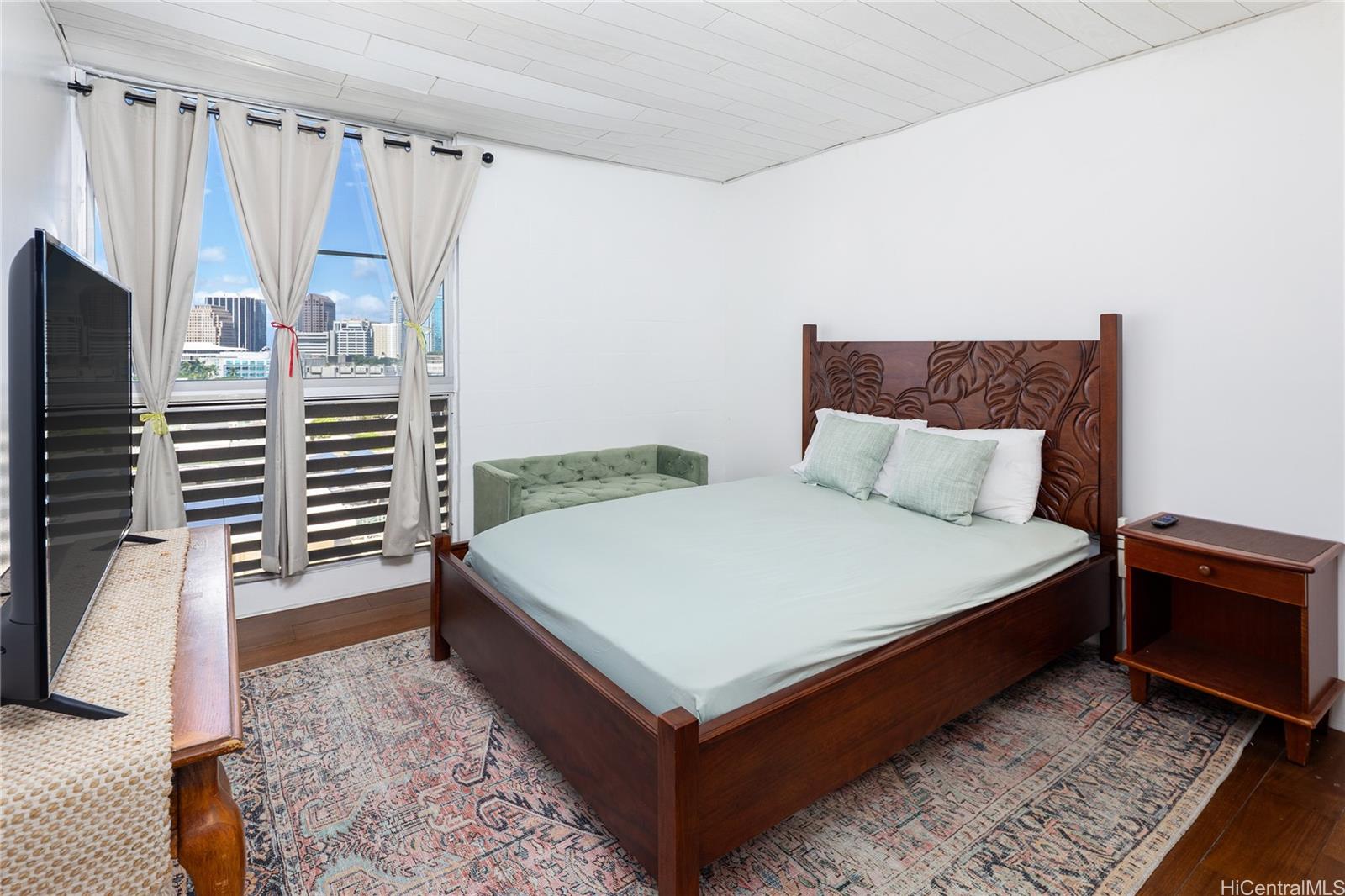 Pacific Manor condo # 804, Honolulu, Hawaii - photo 13 of 16