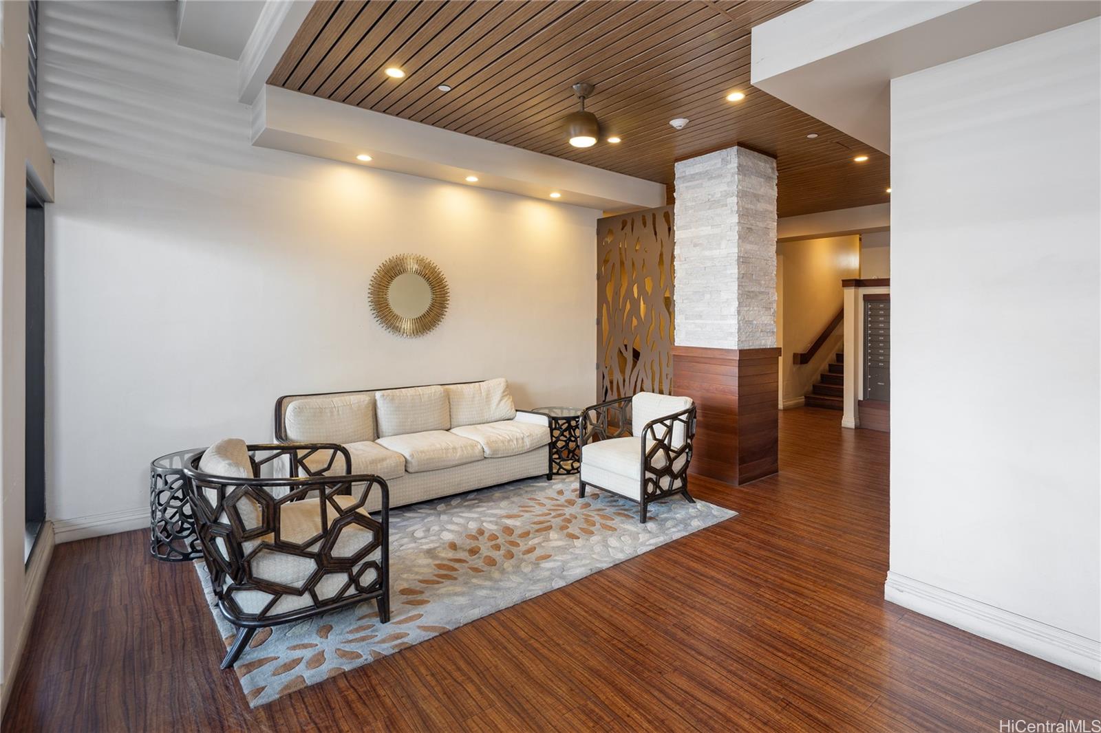 Pacific Manor condo # 804, Honolulu, Hawaii - photo 3 of 16