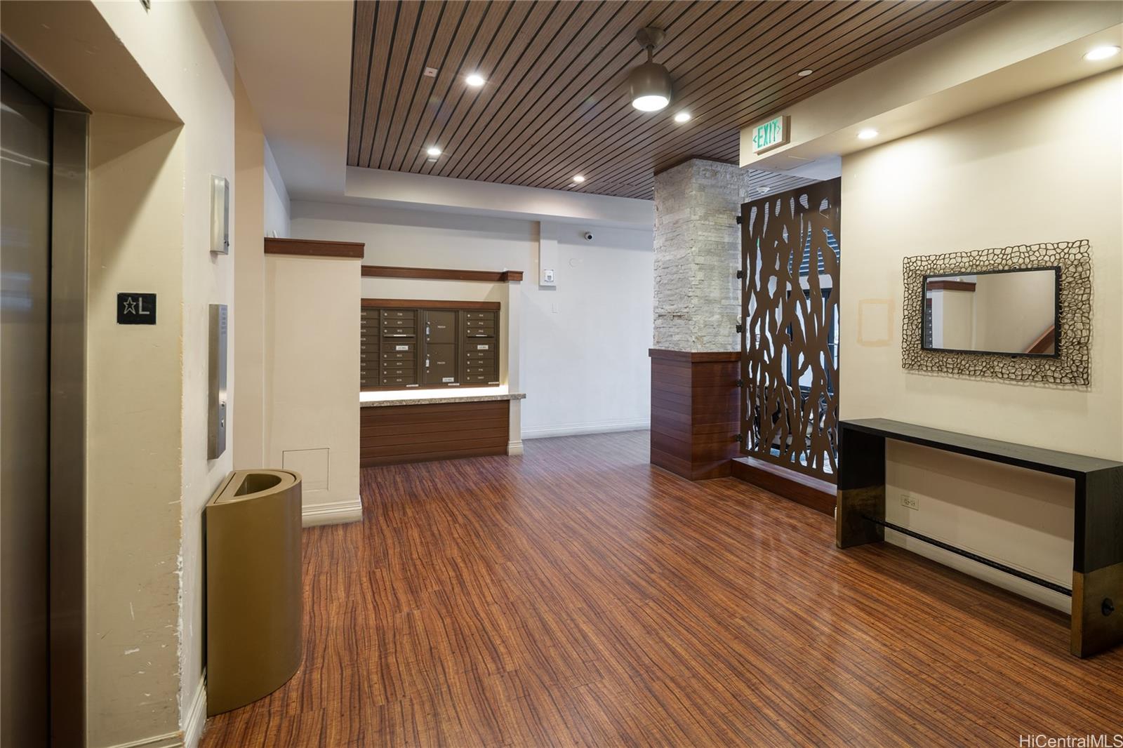 Pacific Manor condo # 804, Honolulu, Hawaii - photo 4 of 16