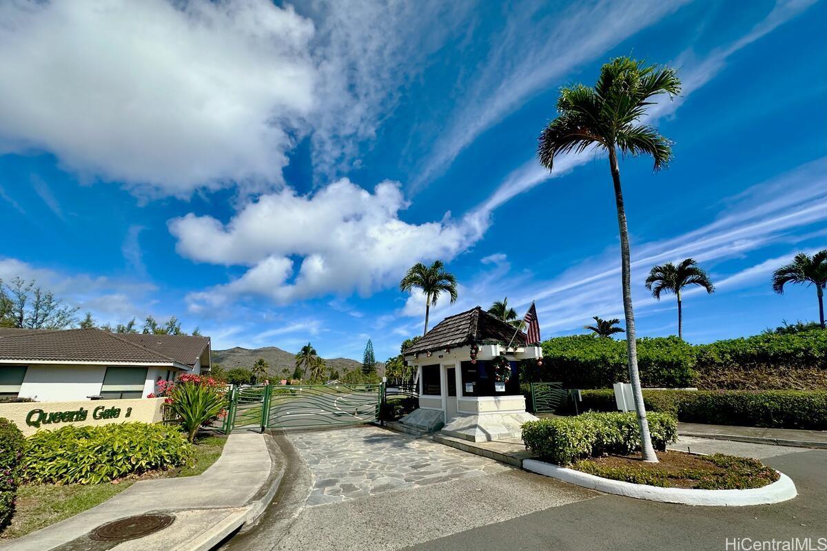 7853  Makaaoa Place Queens Gate, Hawaii Kai home - photo 2 of 5