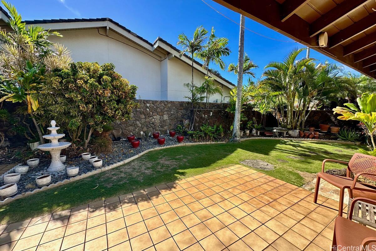 7853  Makaaoa Place Queens Gate, Hawaii Kai home - photo 17 of 25