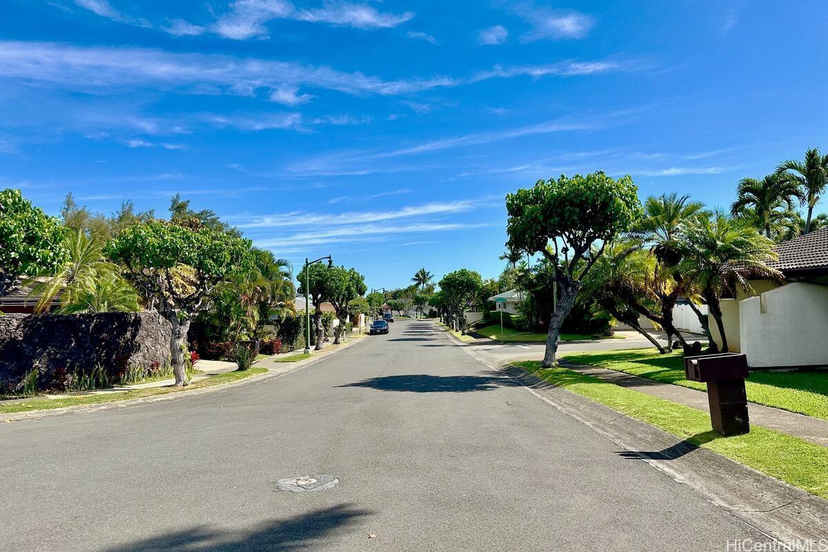 7853  Makaaoa Place Queens Gate, Hawaii Kai home - photo 21 of 25