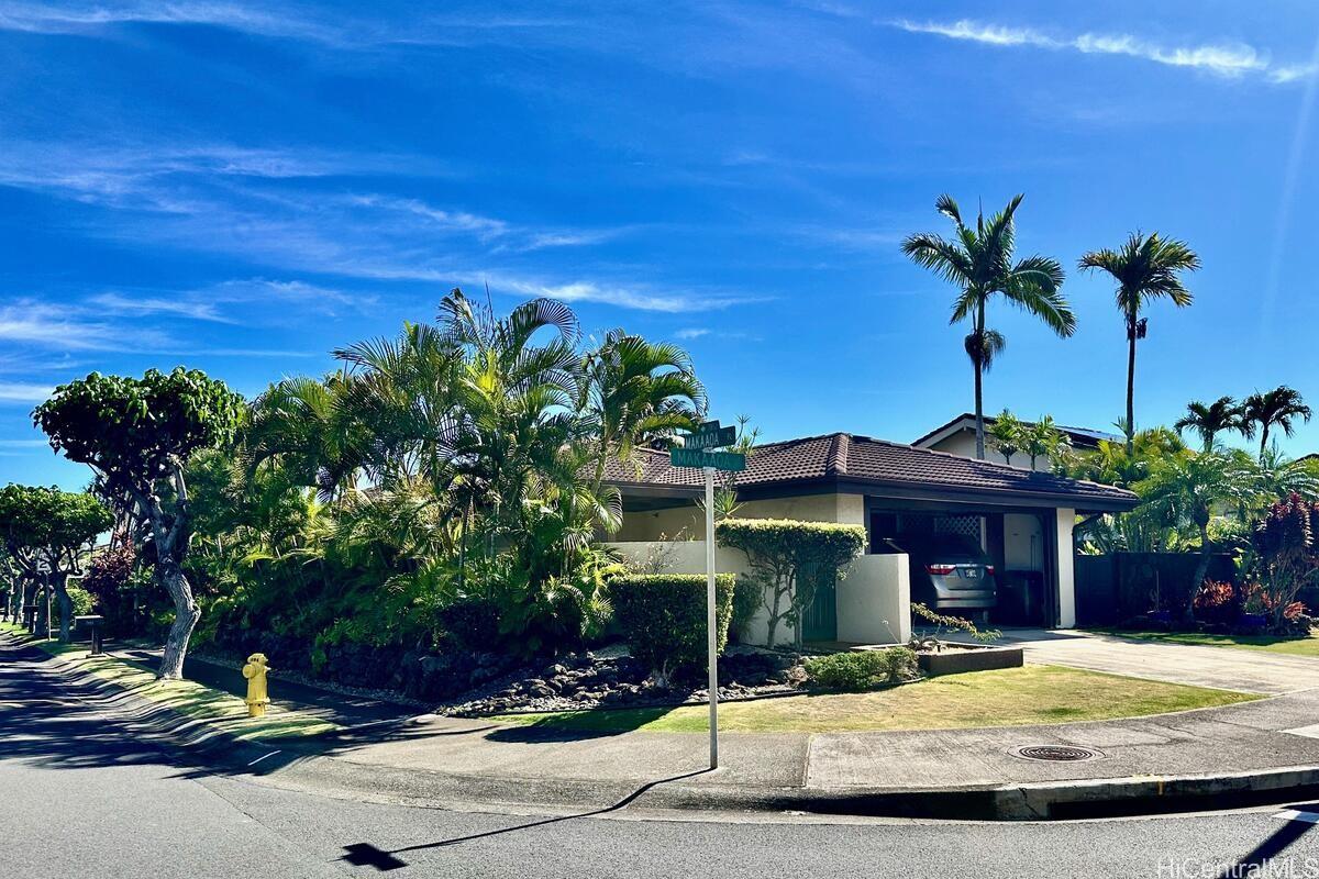 7853  Makaaoa Place Queens Gate, Hawaii Kai home - photo 4 of 25