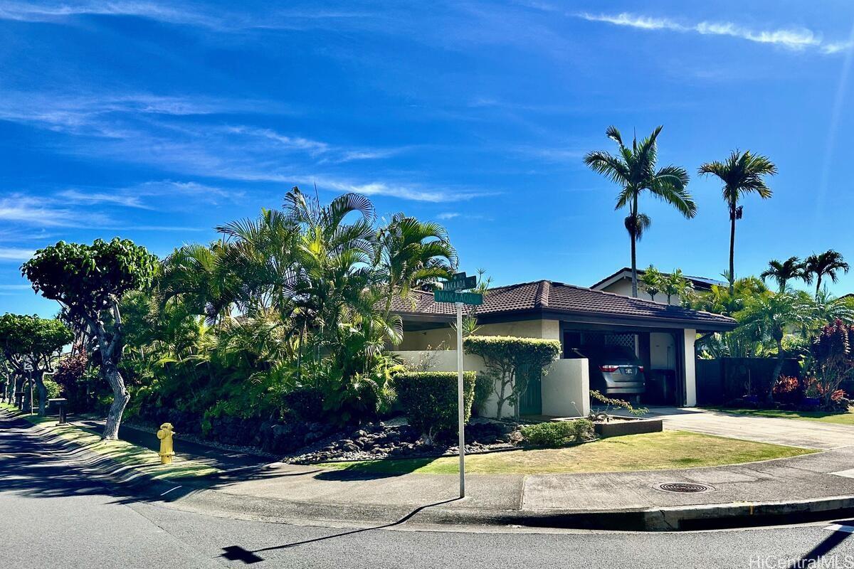 7853  Makaaoa Place Queens Gate, Hawaii Kai home - photo 4 of 5