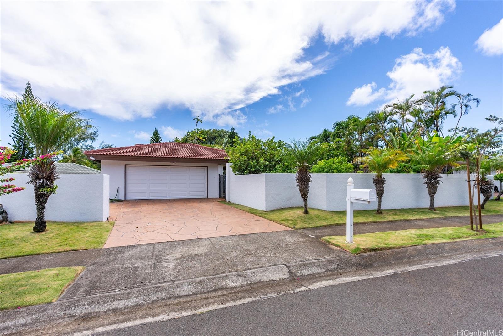 7899  Makaaoa Place Queens Gate, Hawaii Kai home - photo 15 of 25