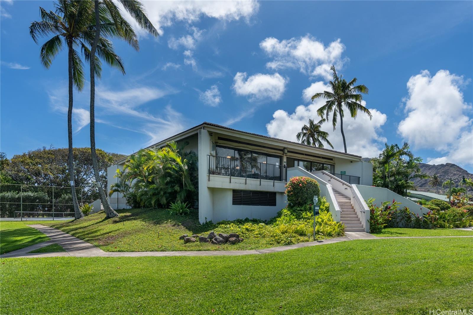 7917  Makaaoa Place Queens Gate, Hawaii Kai home - photo 23 of 25