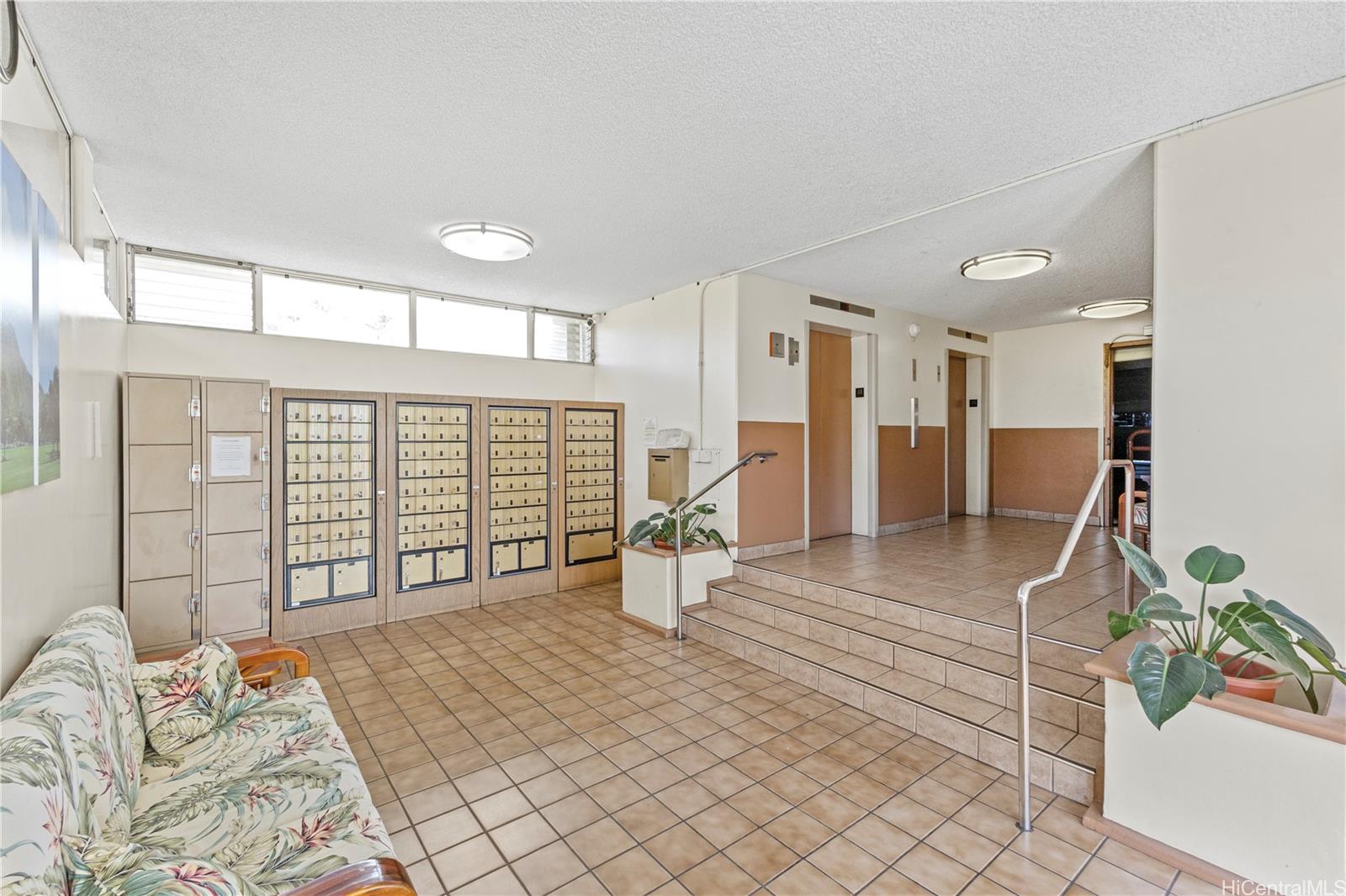 Scenic Towers condo # 10C, Honolulu, Hawaii - photo 16 of 24