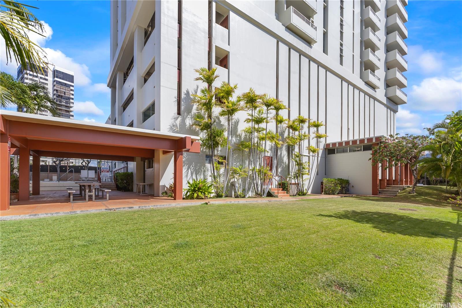 Scenic Towers condo # 10C, Honolulu, Hawaii - photo 18 of 24