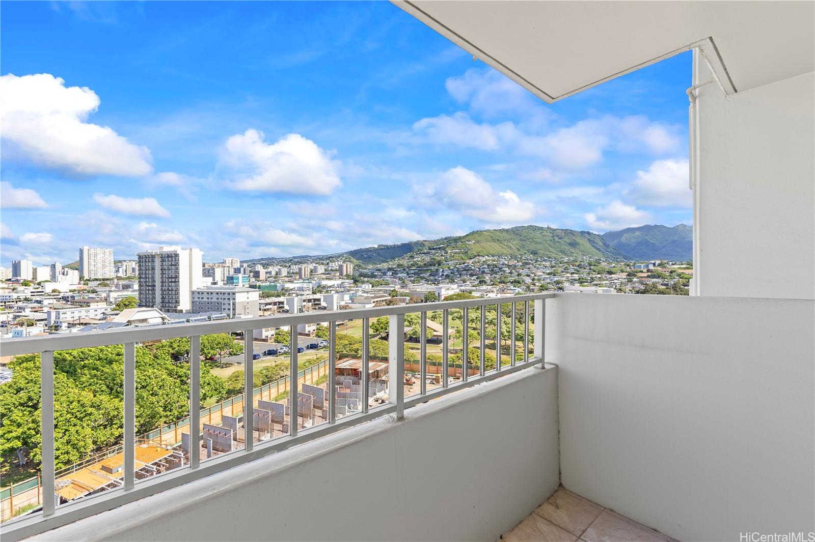 Scenic Towers condo # 10C, Honolulu, Hawaii - photo 5 of 24