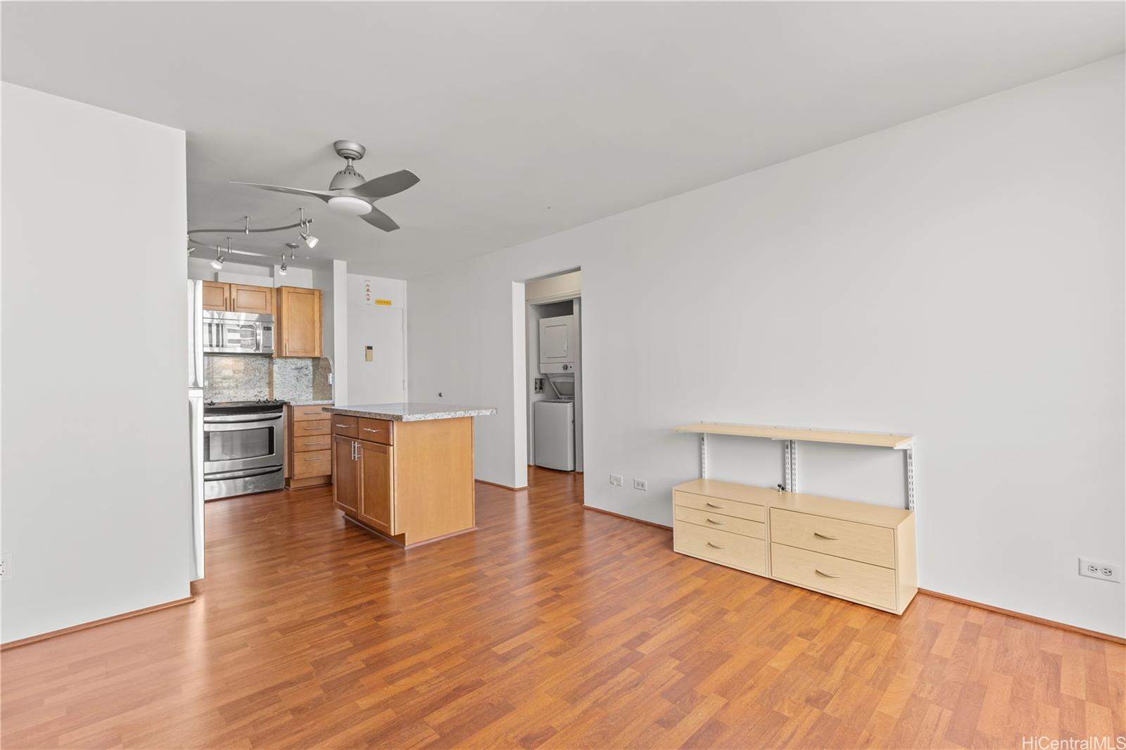 Scenic Towers condo # 10C, Honolulu, Hawaii - photo 6 of 24