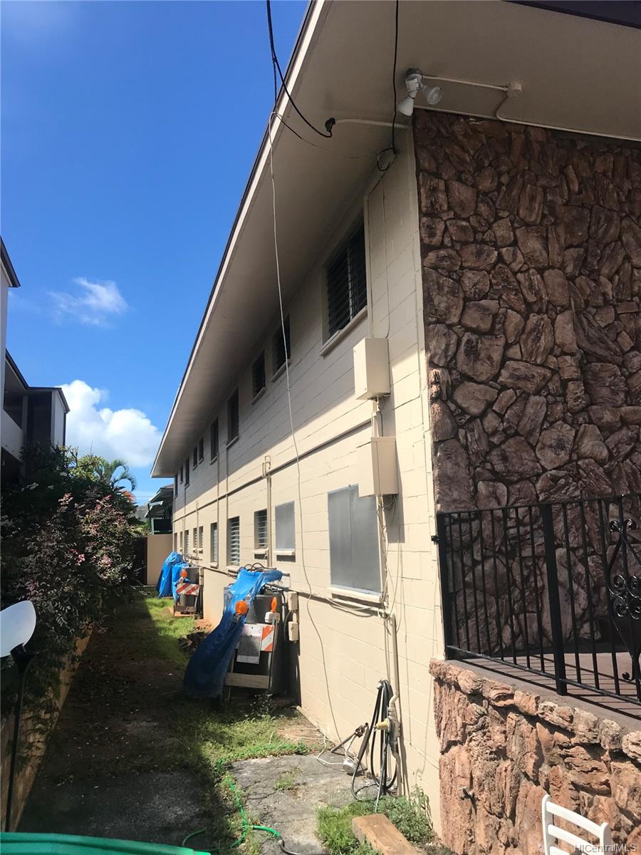 80 Kihapai Street Kailua - Multi-family - photo 15 of 17