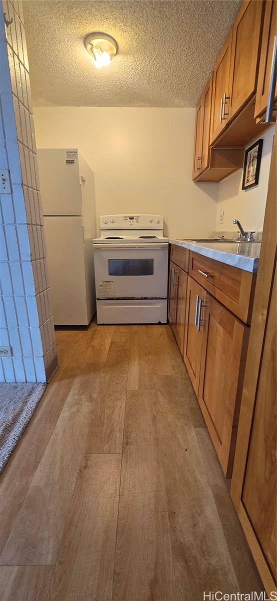 Lakeview Royal condo # 206, Honolulu, Hawaii - photo 8 of 13