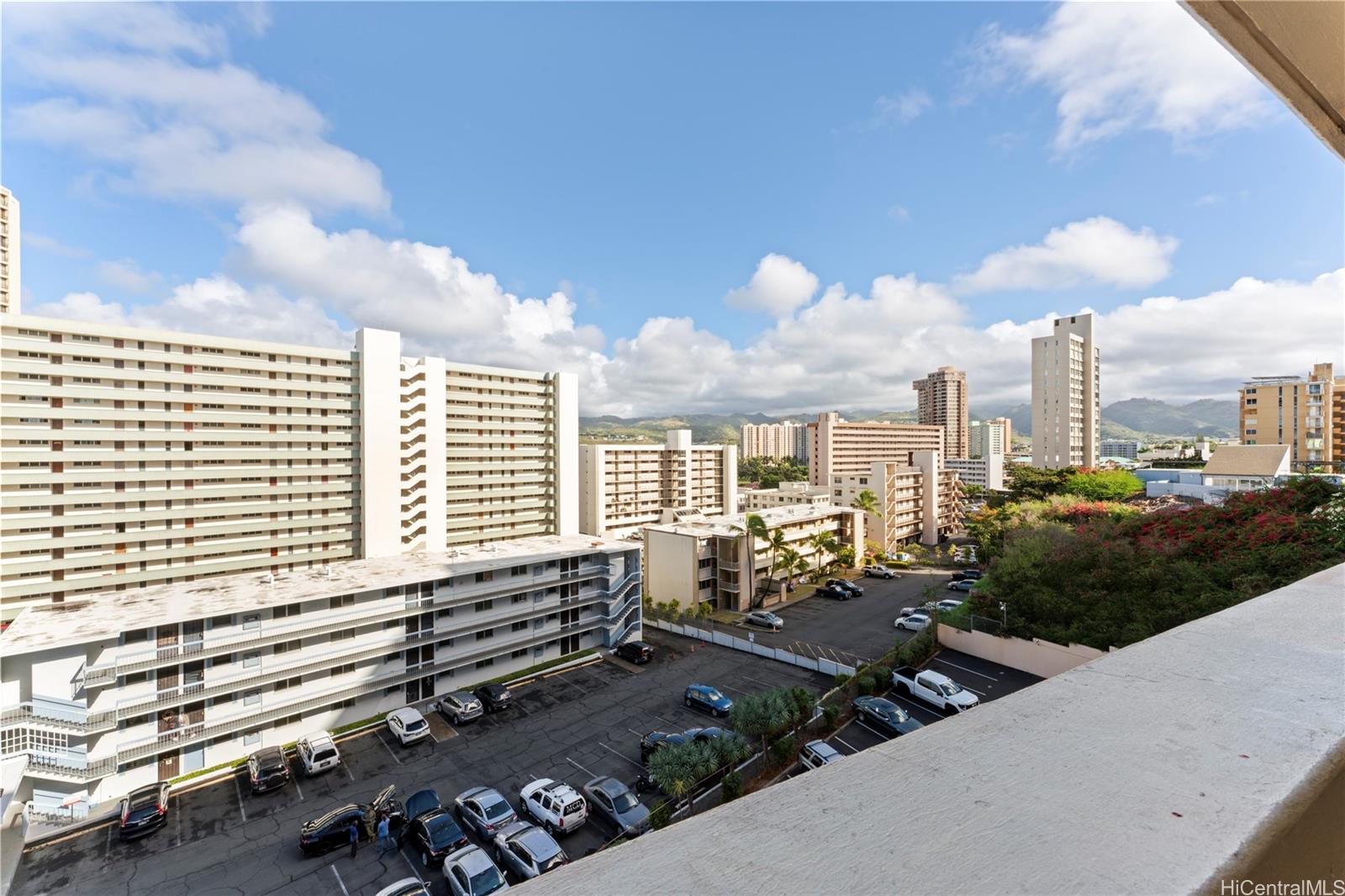 Lakeview Royal condo # 701, Honolulu, Hawaii - photo 18 of 25