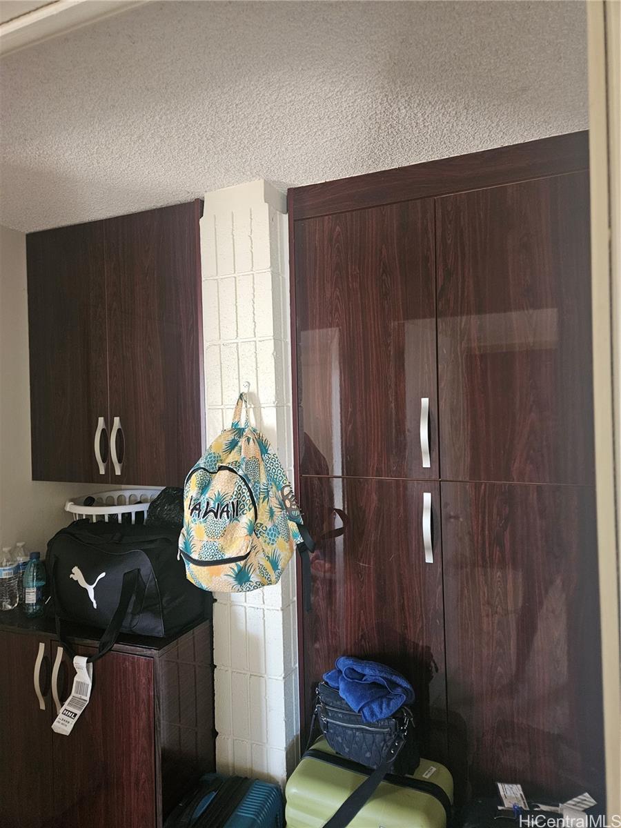 Lakeview Royal condo # 705, Honolulu, Hawaii - photo 3 of 10