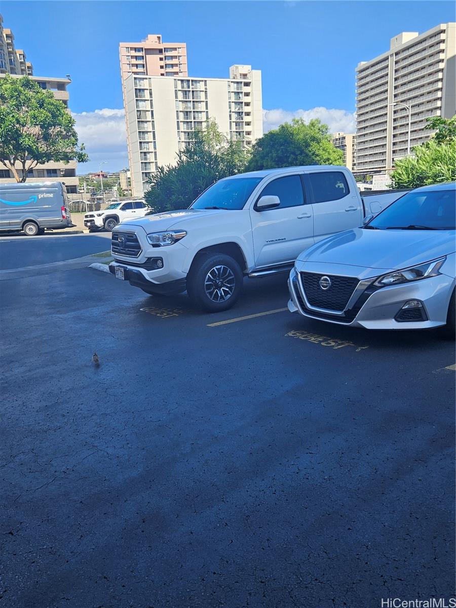 Lakeview Royal condo # 705, Honolulu, Hawaii - photo 9 of 10