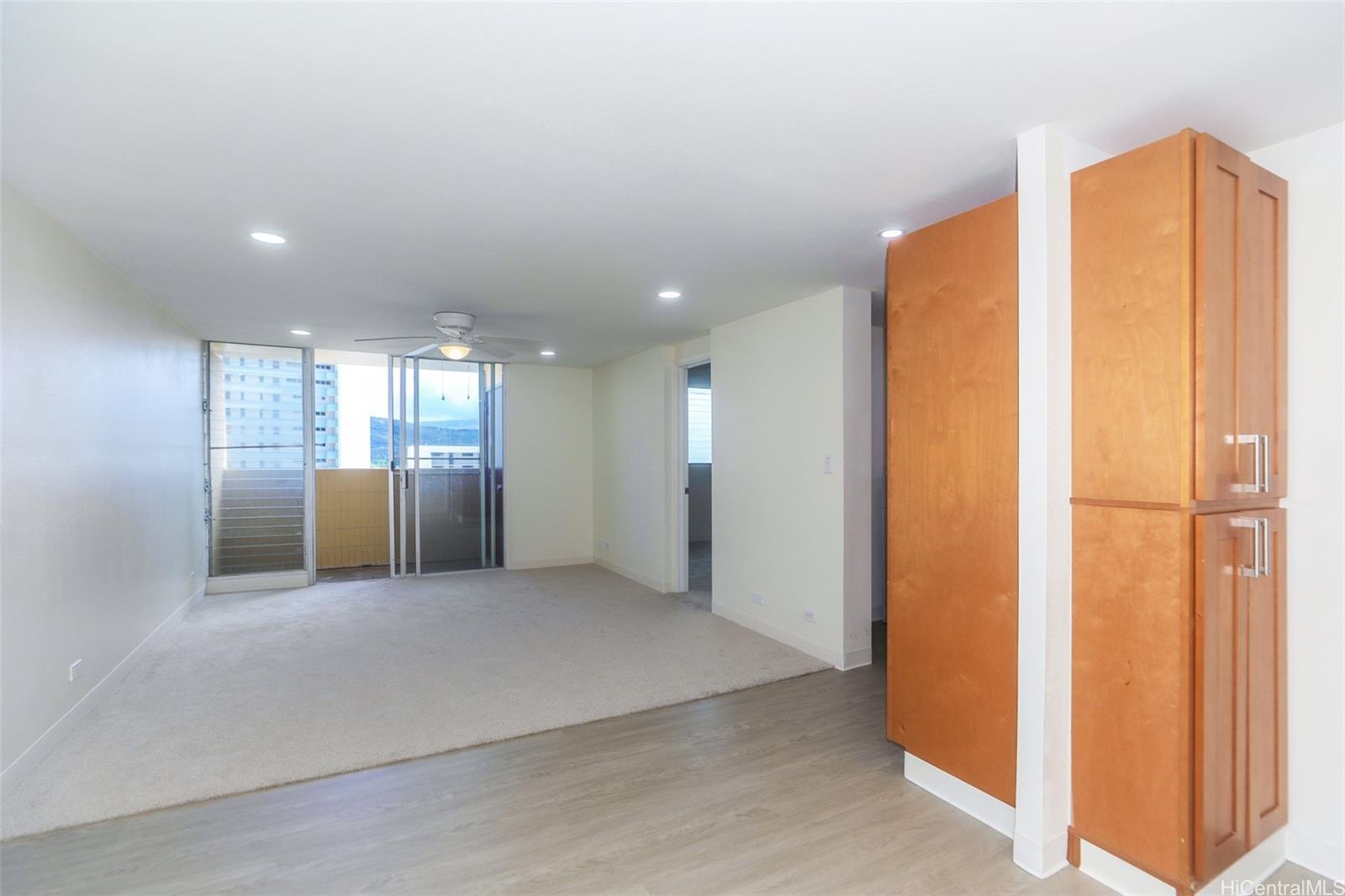 Lakeview Royal condo # 706, Honolulu, Hawaii - photo 2 of 20