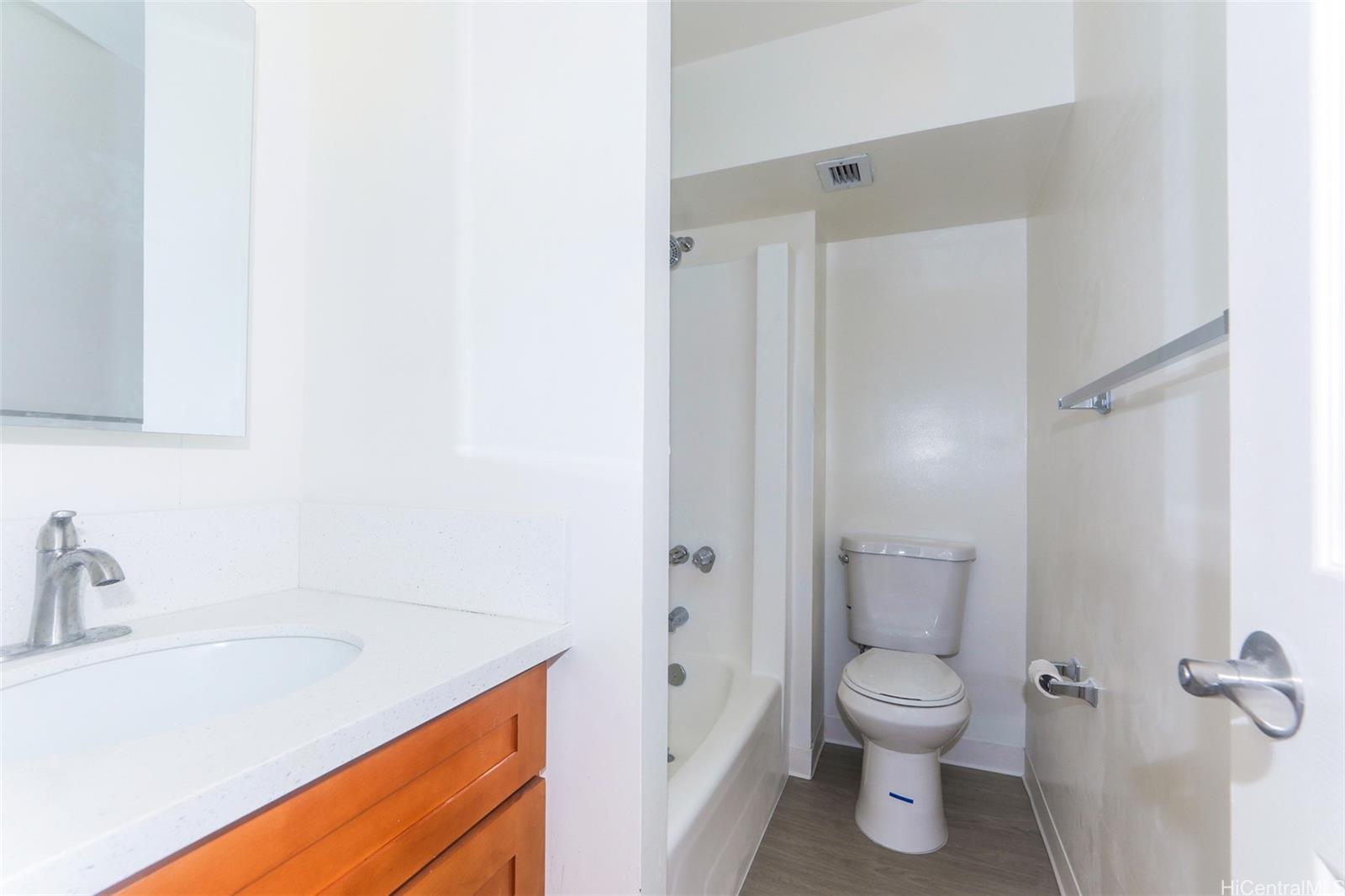 Lakeview Royal condo # 706, Honolulu, Hawaii - photo 13 of 20