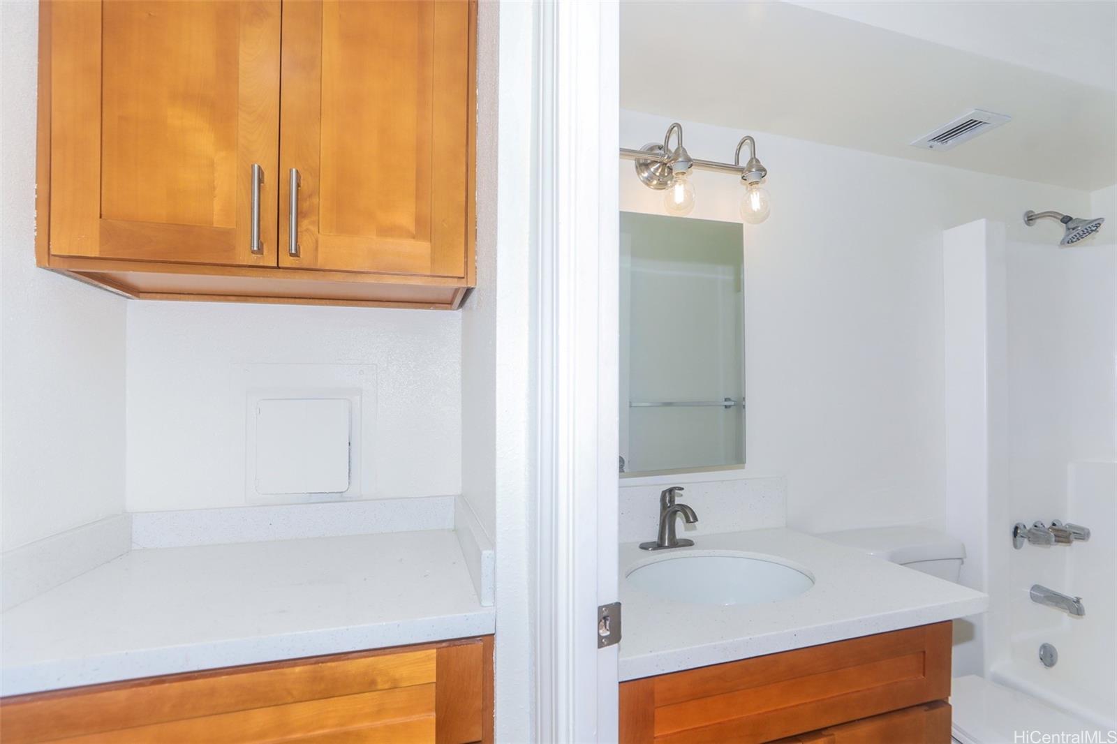 Lakeview Royal condo # 706, Honolulu, Hawaii - photo 16 of 20