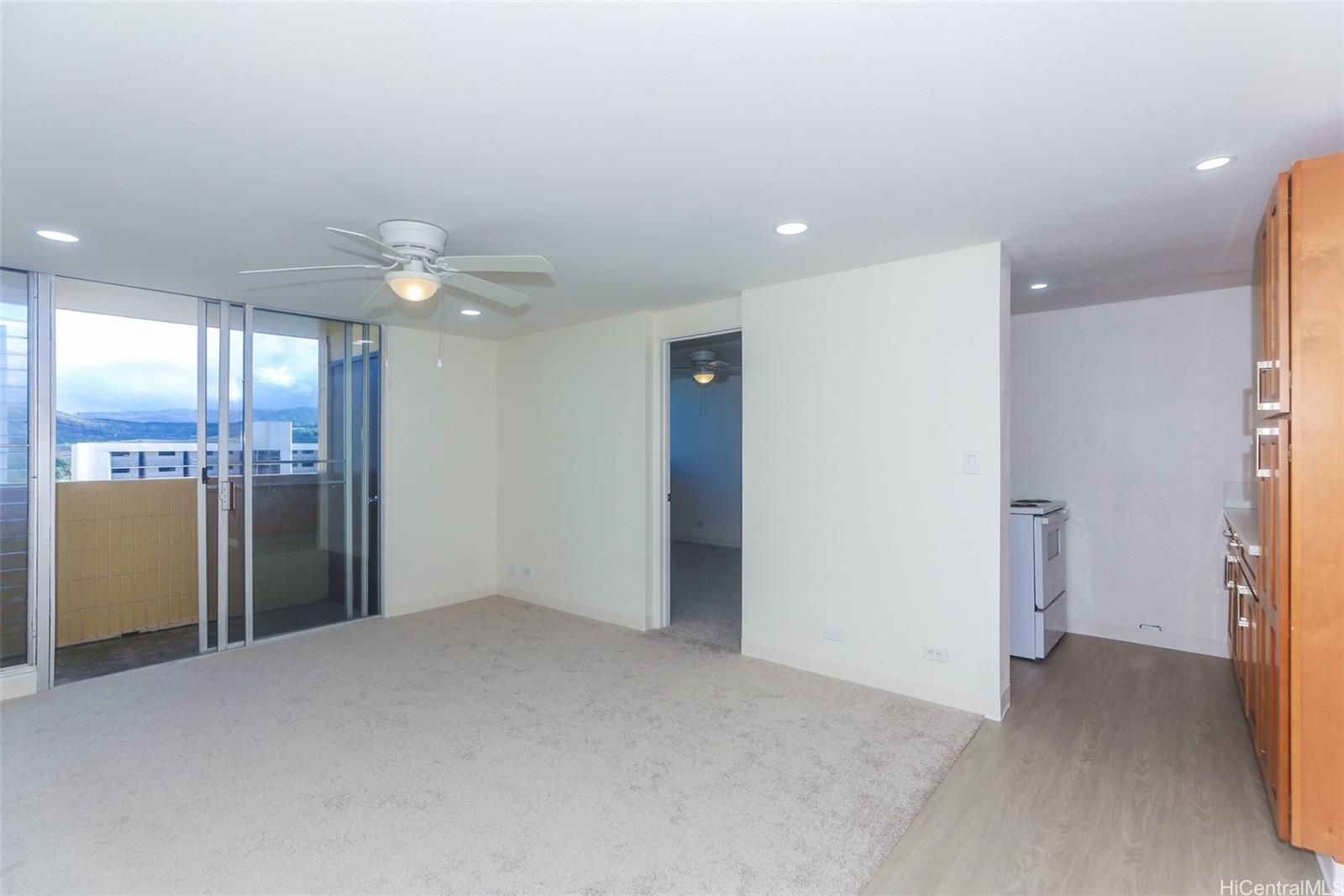 Lakeview Royal condo # 706, Honolulu, Hawaii - photo 3 of 20