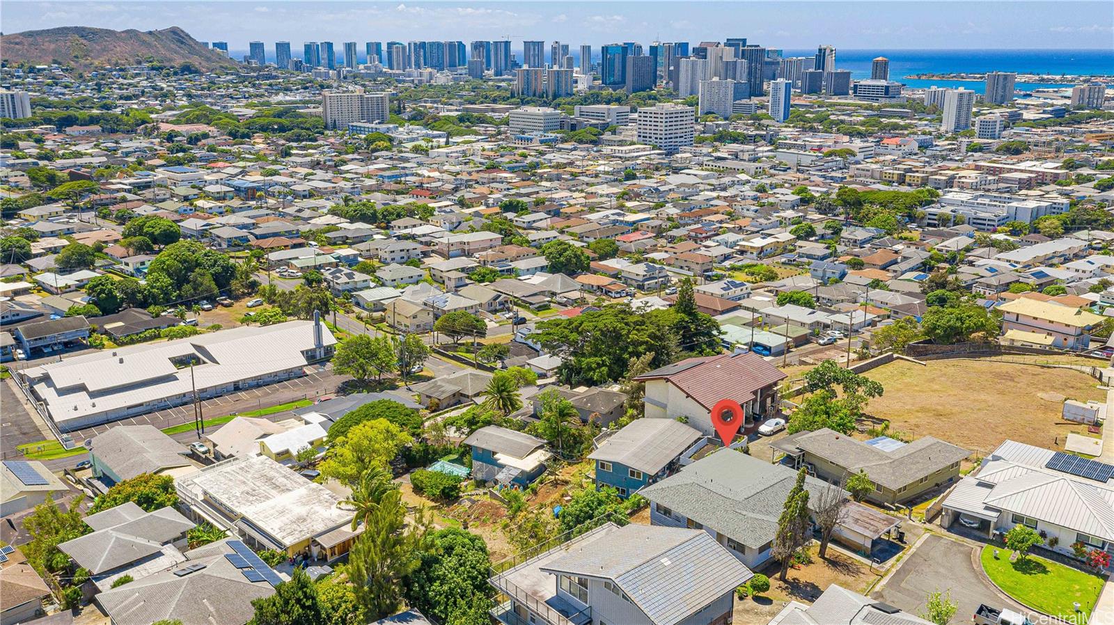801  Iholena Place Alewa Heights, Honolulu home - photo 2 of 25