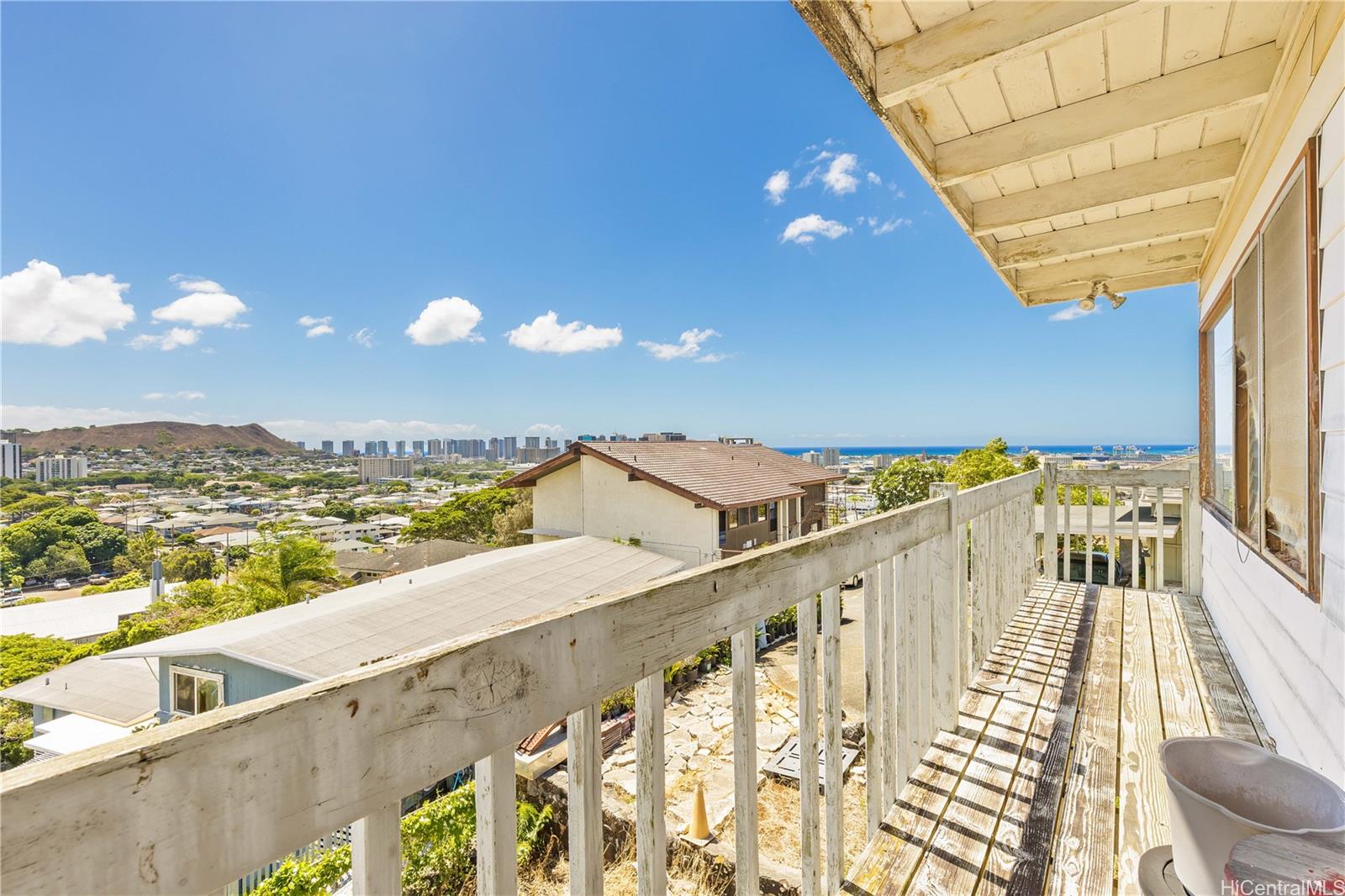 801  Iholena Place Alewa Heights, Honolulu home - photo 6 of 25