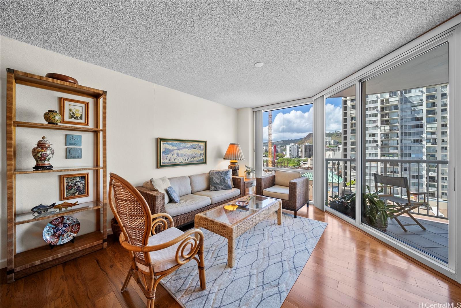 One Archer Lane condo # 1109, Honolulu, Hawaii - photo 2 of 17