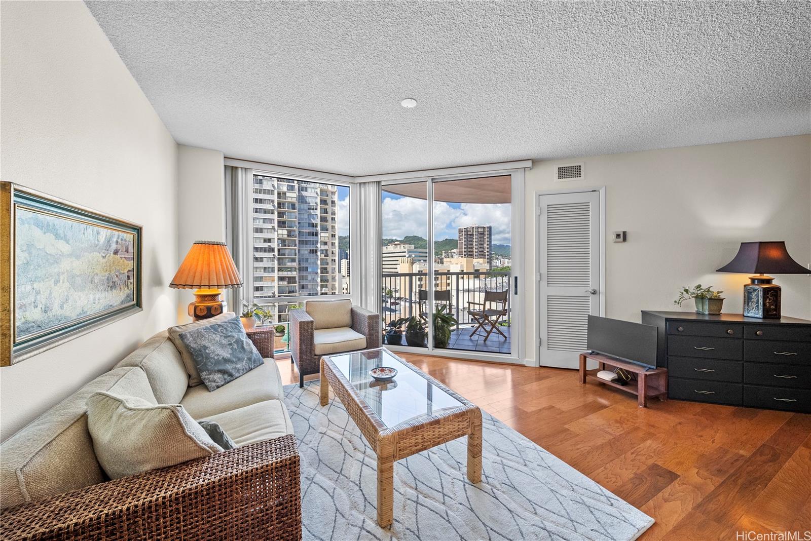 One Archer Lane condo # 1109, Honolulu, Hawaii - photo 3 of 17