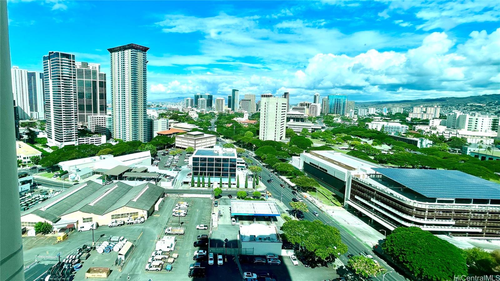 One Archer Lane condo # 2305, Honolulu, Hawaii - photo 2 of 8