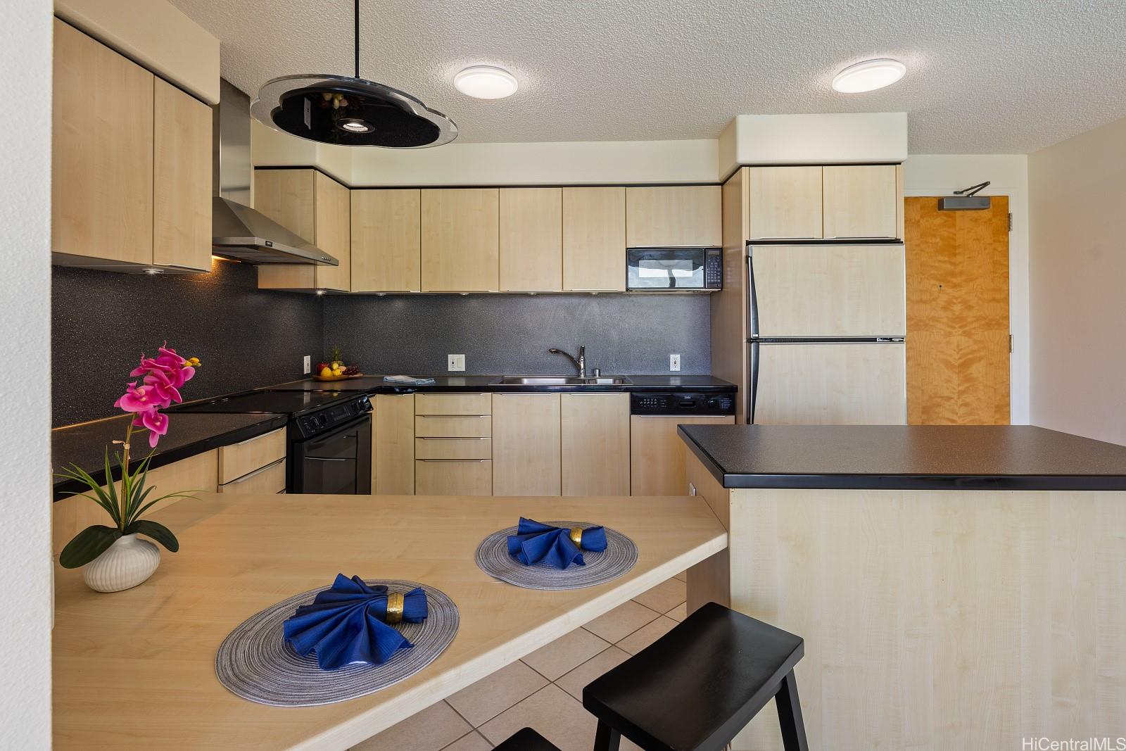 One Archer Lane condo # 2305, Honolulu, Hawaii - photo 2 of 15