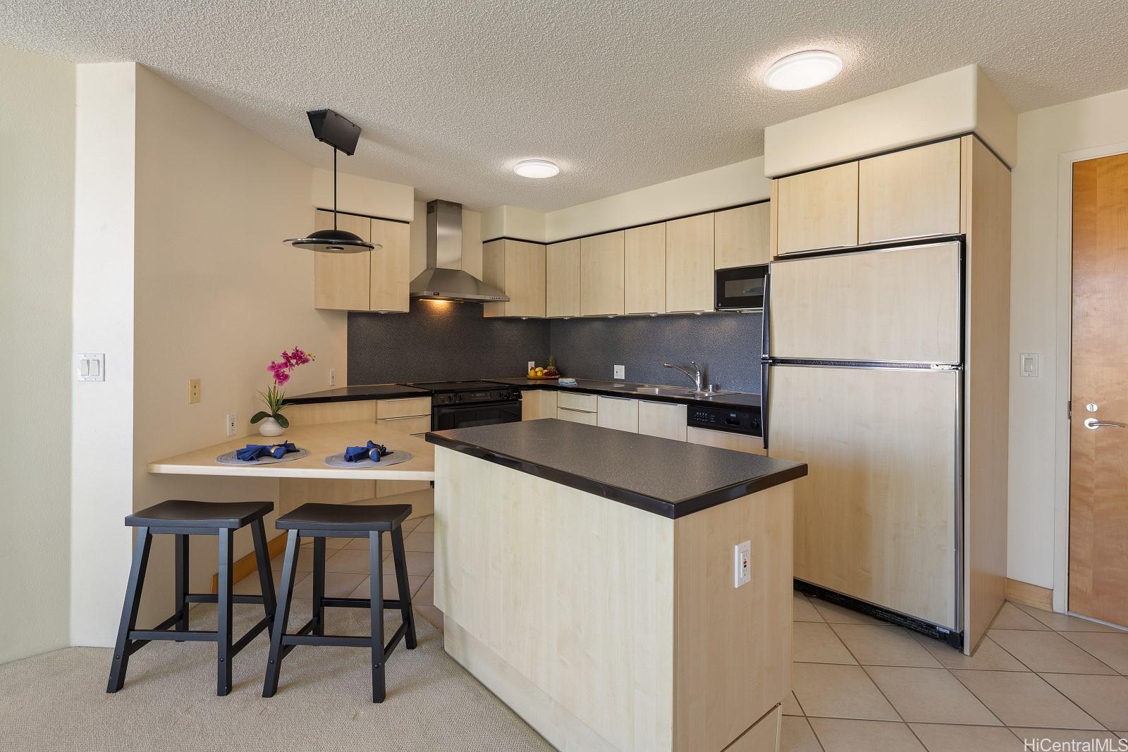 One Archer Lane condo # 2305, Honolulu, Hawaii - photo 3 of 15