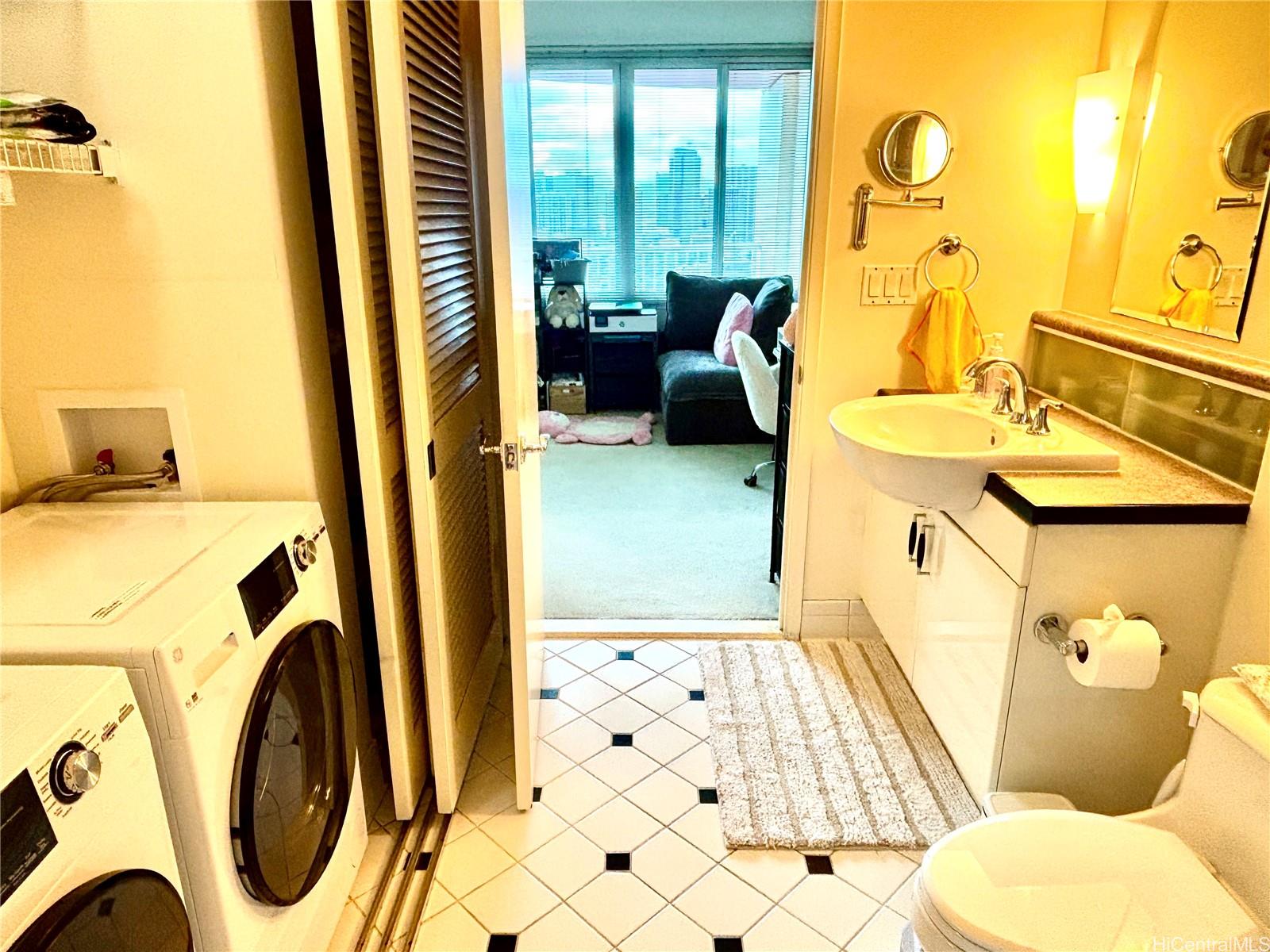 One Archer Lane condo # 2305, Honolulu, Hawaii - photo 6 of 14