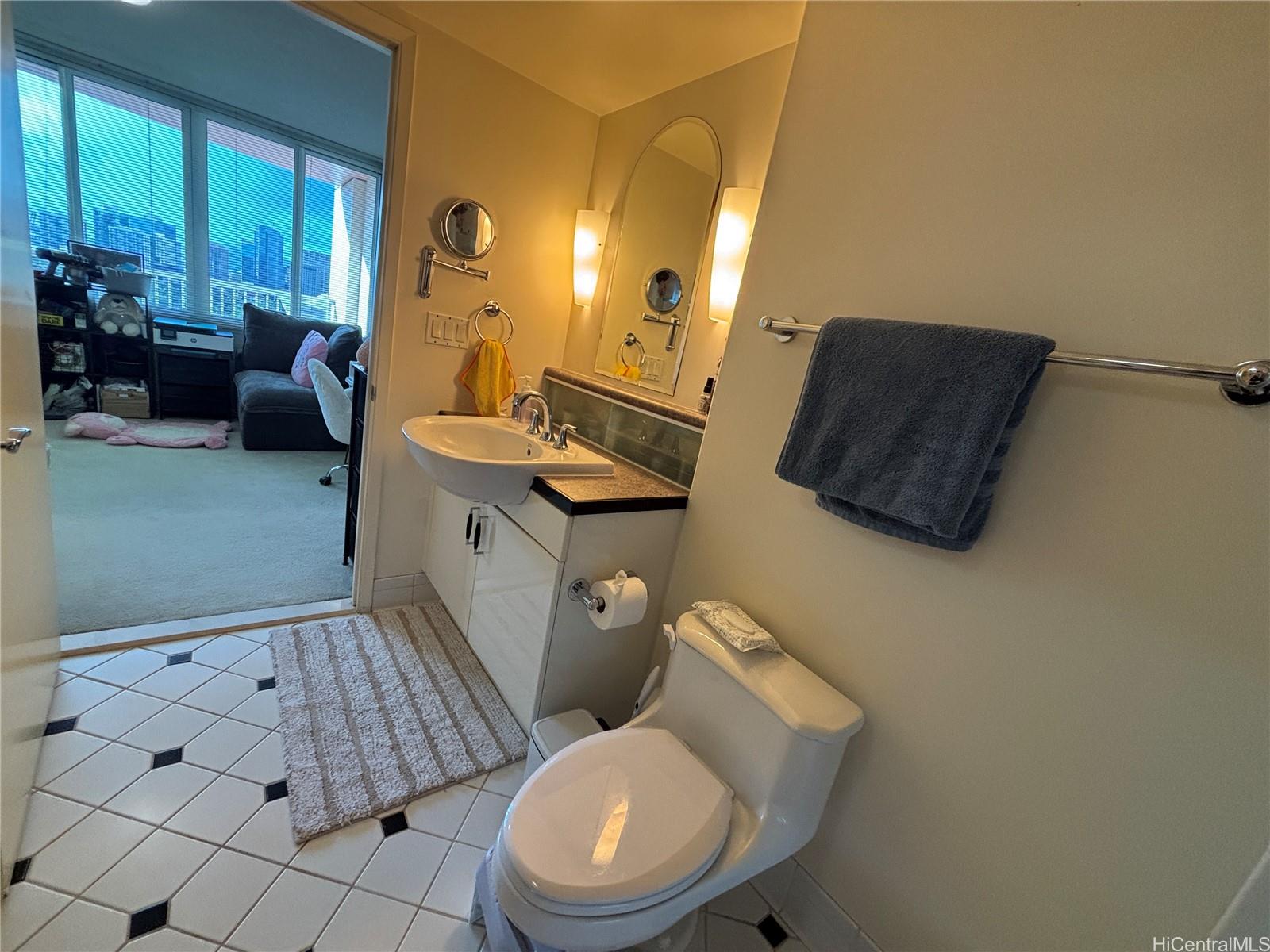 One Archer Lane condo # 2305, Honolulu, Hawaii - photo 8 of 14