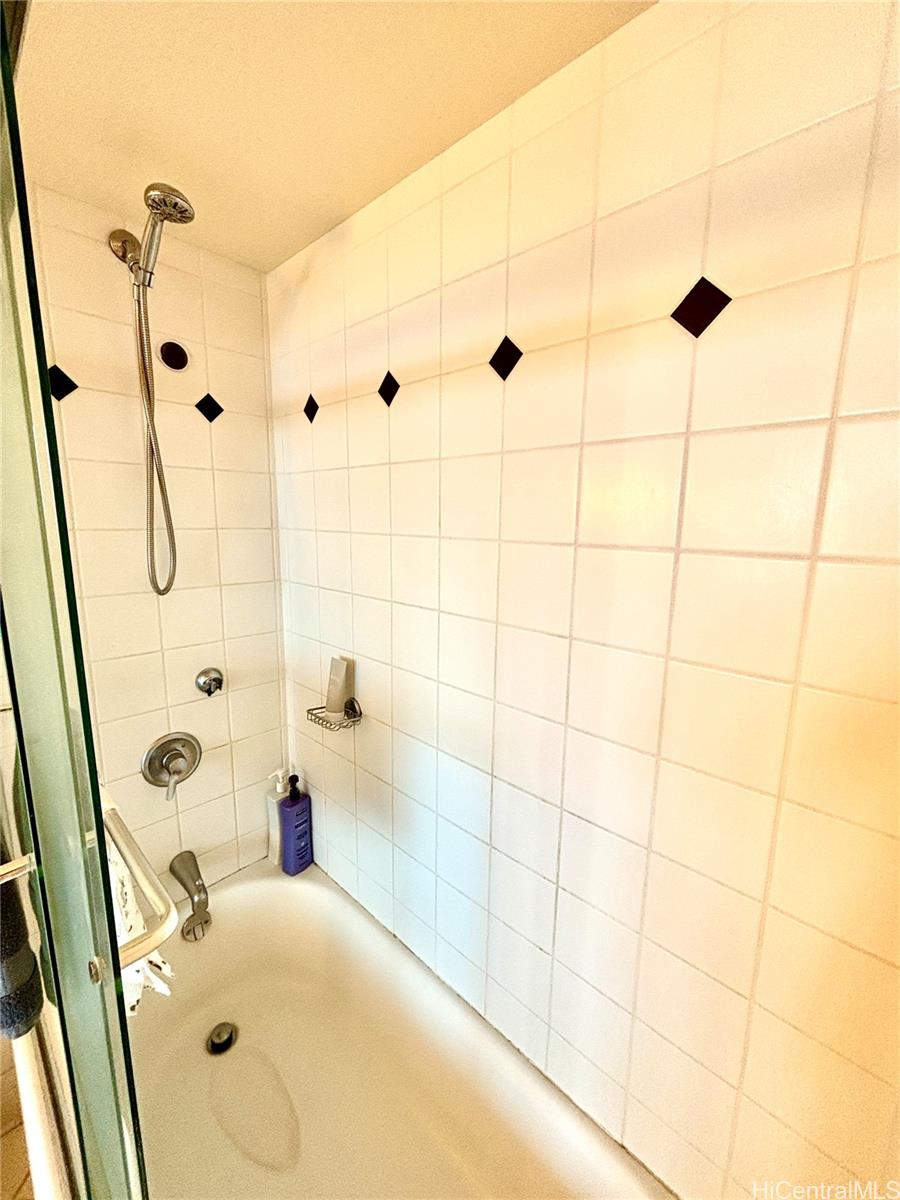 One Archer Lane condo # 2305, Honolulu, Hawaii - photo 8 of 8