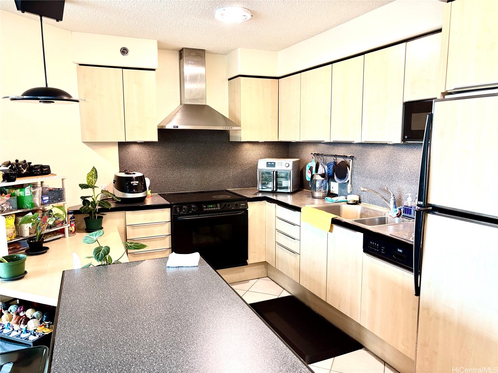 One Archer Lane condo # 2305, Honolulu, Hawaii - photo 9 of 14