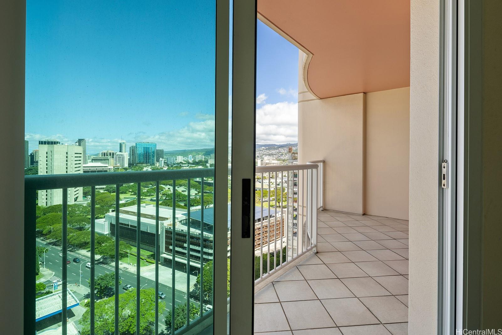 One Archer Lane condo # 2305, Honolulu, Hawaii - photo 9 of 15
