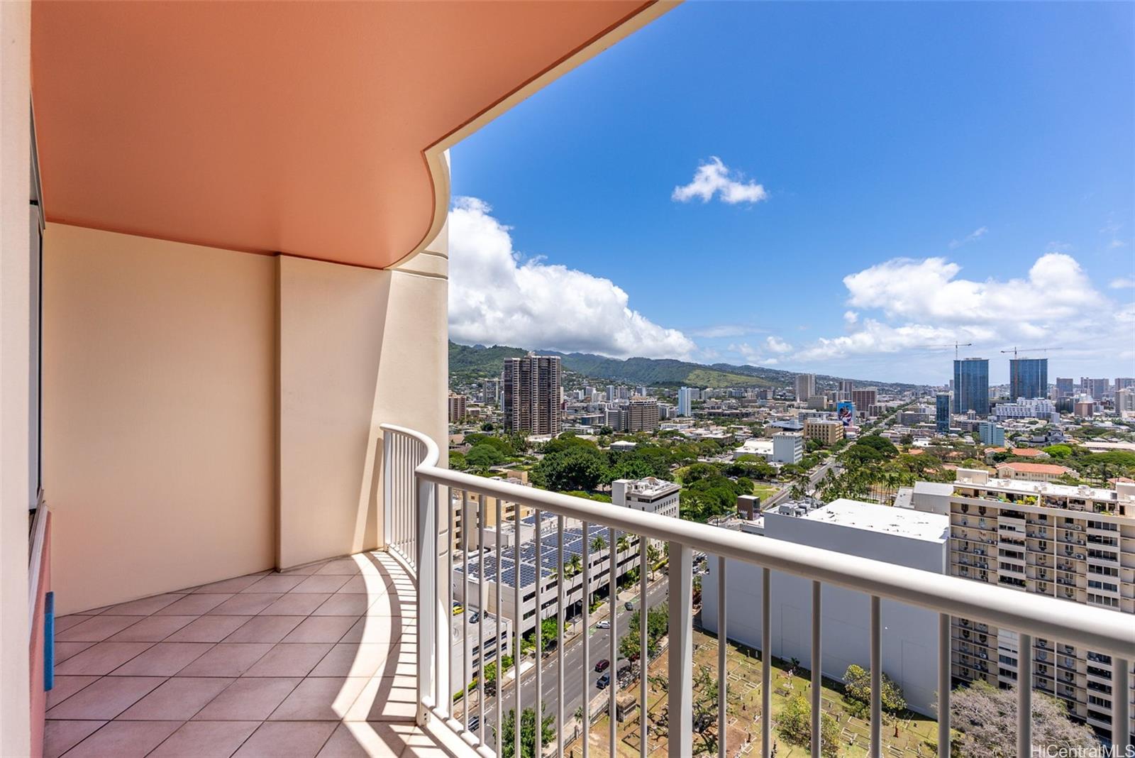 One Archer Lane condo # 2701, Honolulu, Hawaii - photo 11 of 17