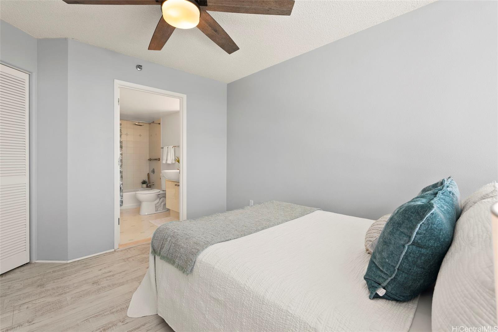 One Archer Lane condo # 2701, Honolulu, Hawaii - photo 6 of 17