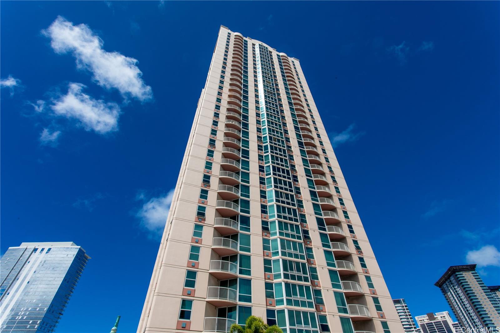 One Archer Lane 2703, 801 King Street, Honolulu Kakaako condo Sold