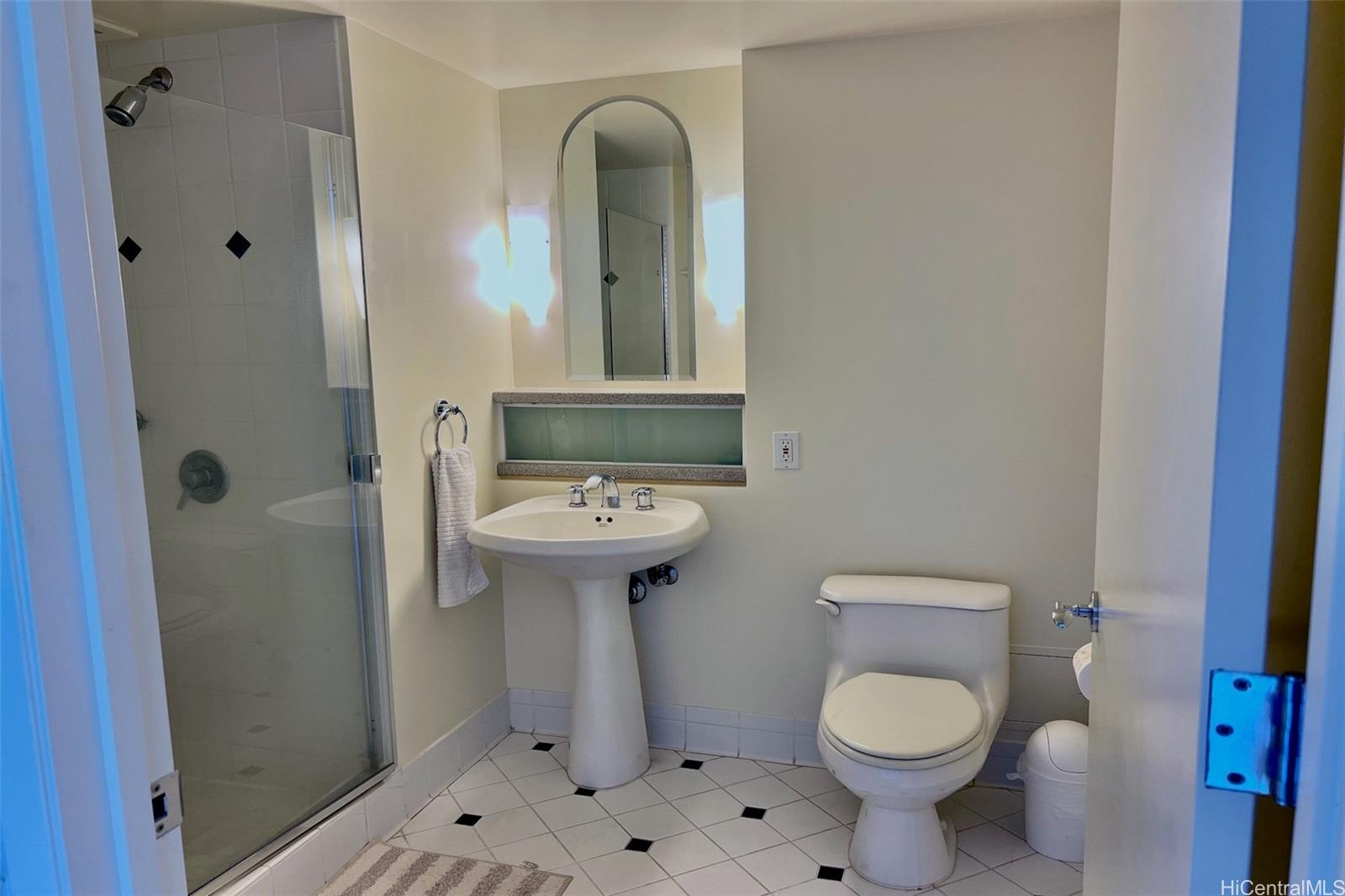 One Archer Lane condo # 2903, Honolulu, Hawaii - photo 15 of 18