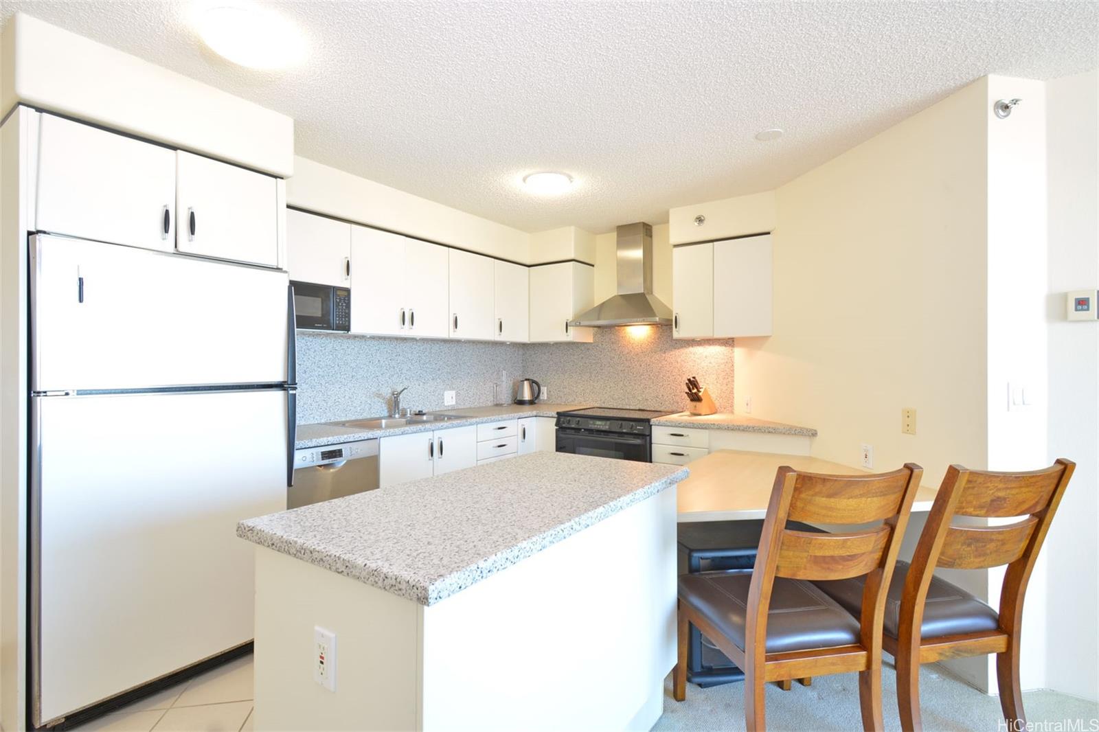 One Archer Lane condo # 3701, Honolulu, Hawaii - photo 2 of 16