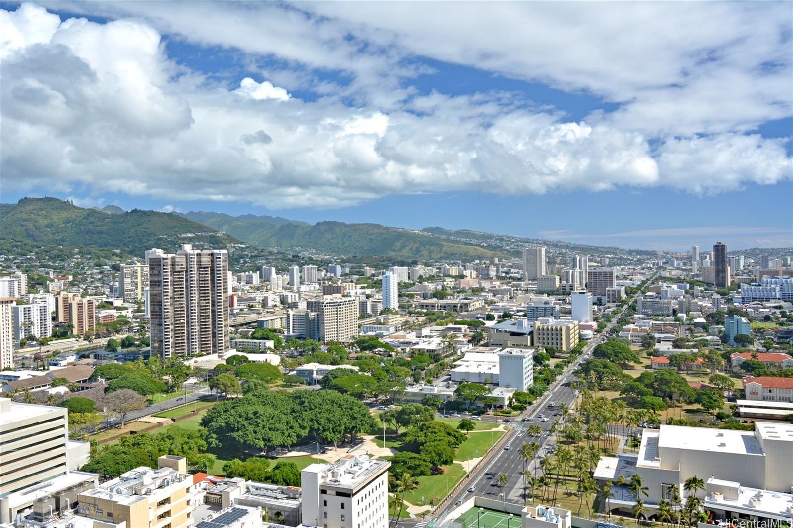 One Archer Lane condo # 3701, Honolulu, Hawaii - photo 8 of 16