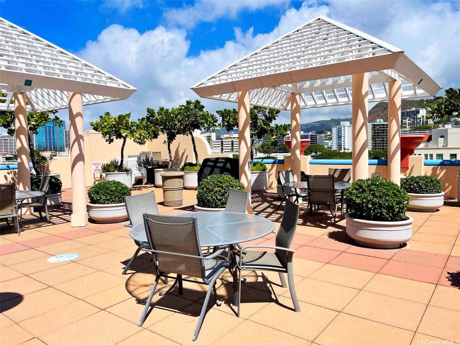 801 S King St Honolulu - Rental - photo 16 of 23