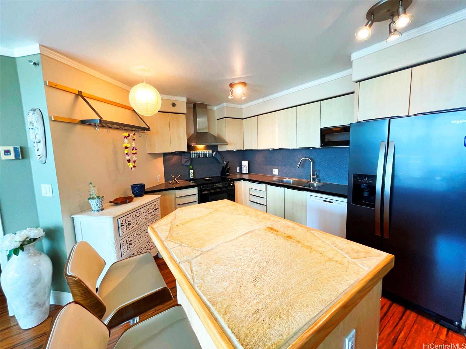 801 S King St Honolulu - Rental - photo 7 of 23