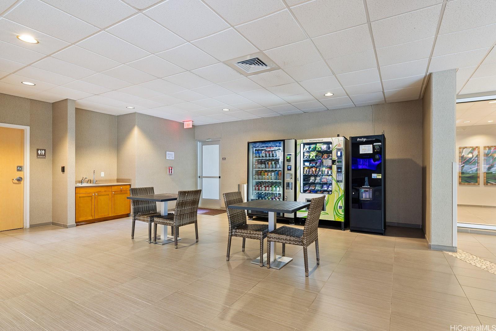 801 South St condo # 2002, Honolulu, Hawaii - photo 20 of 22