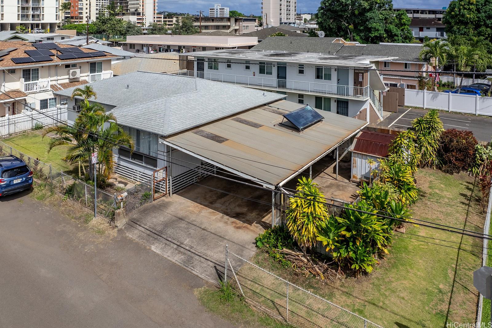 807  Kaaloa Street Moiliili, Honolulu home - photo 2 of 24