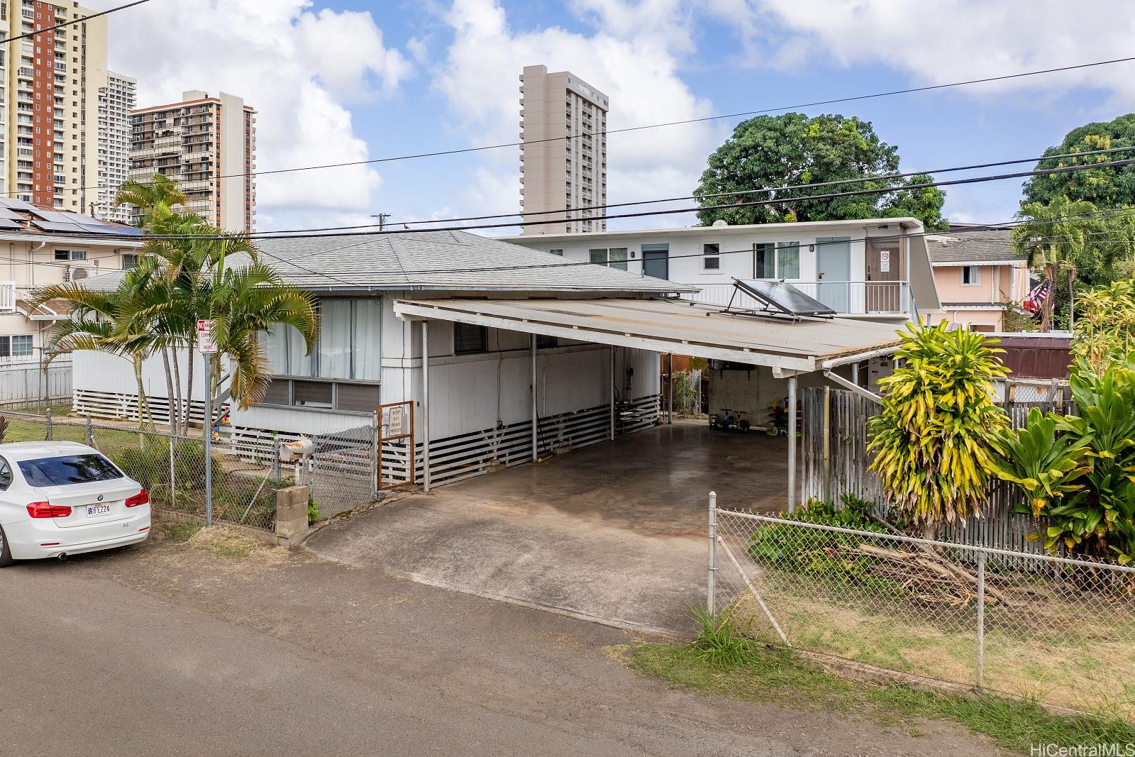 807  Kaaloa Street Moiliili, Honolulu home - photo 18 of 24